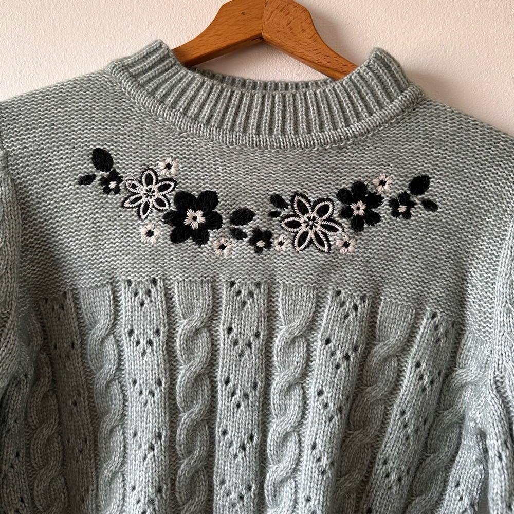 Forever 21 cropped sweater in a pretty sage color with floral stitching detail